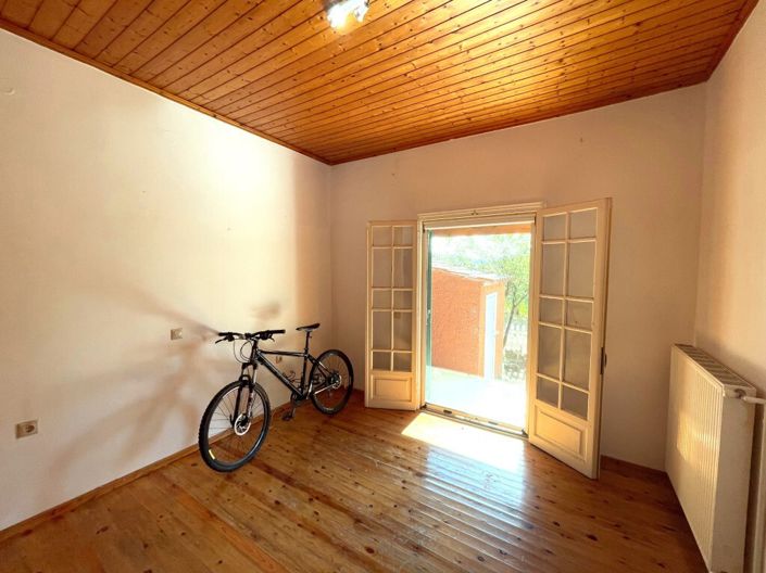 Image No.30-2 Bed Property for sale