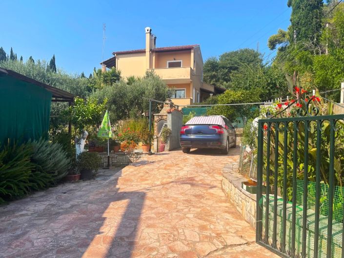 Image No.4-3 Bed Flat for sale