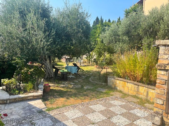 Image No.6-3 Bed Flat for sale