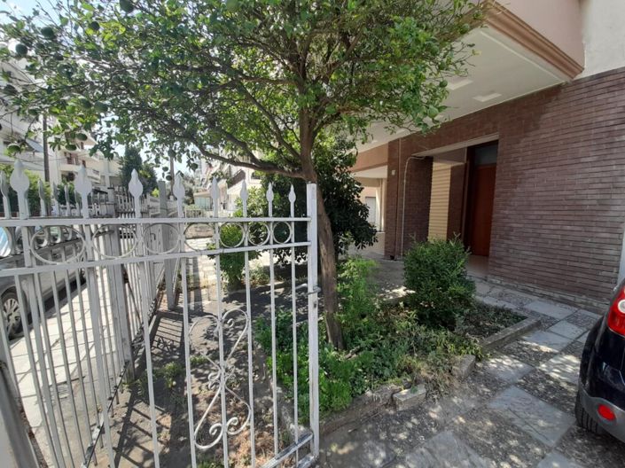 Image No.25-2 Bed Flat for sale