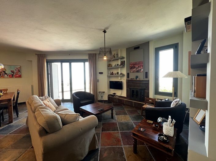 Image No.17-2 Bed Property for sale