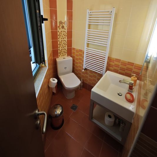 Image No.18-2 Bed Property for sale