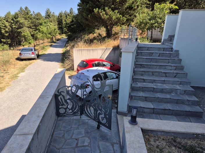 Image No.6-2 Bed Property for sale