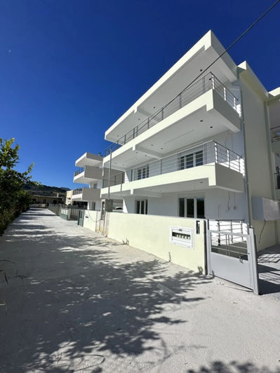Image No.1-4 Bed Flat for sale