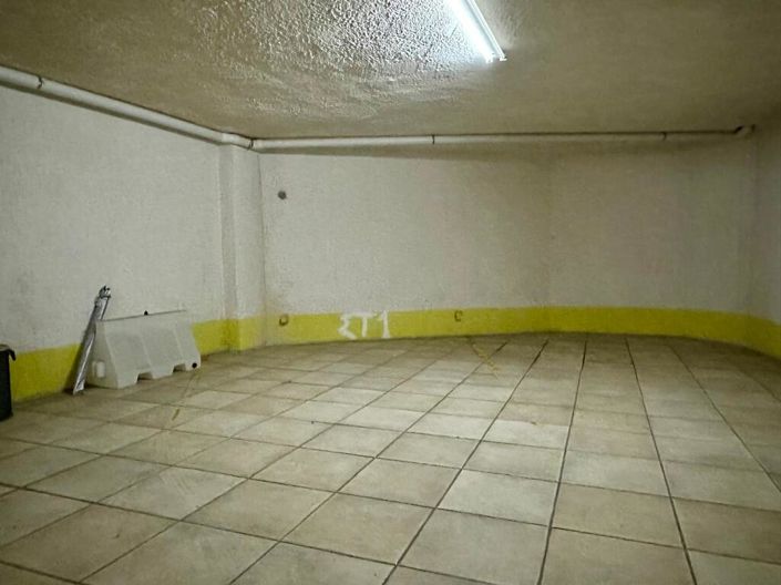 Image No.27-2 Bed Flat for sale