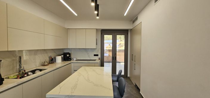 Image No.6-3 Bed Villa for sale