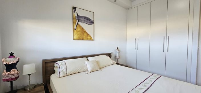 Image No.11-2 Bed Flat for sale