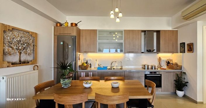 Image No.8-2 Bed Flat for sale