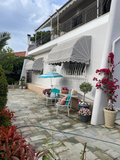 Image No.4-4 Bed Property for sale