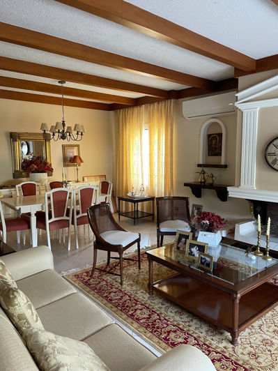 Image No.5-4 Bed Property for sale