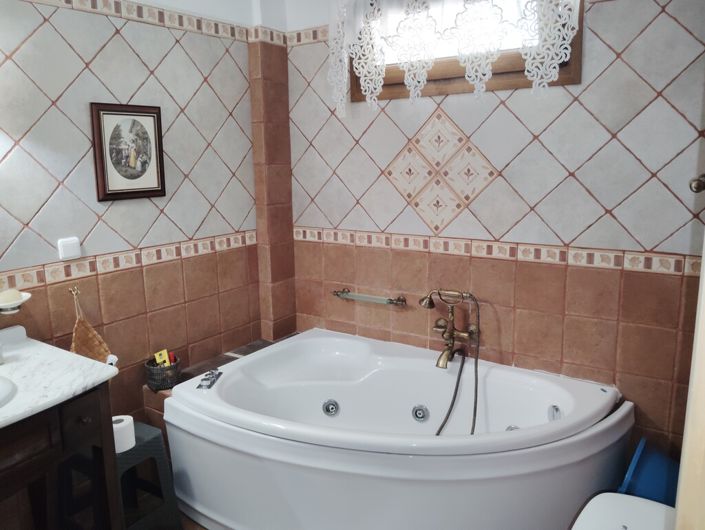 Image No.11-4 Bed Property for sale