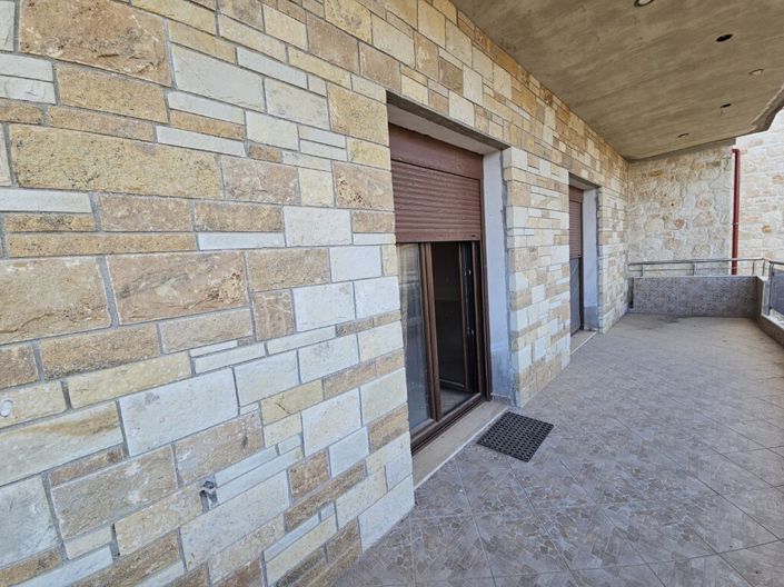 Image No.11-3 Bed Property for sale