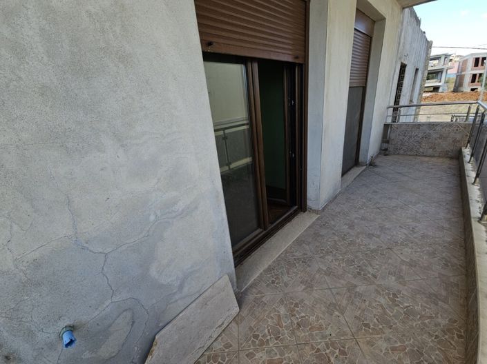 Image No.13-3 Bed Property for sale