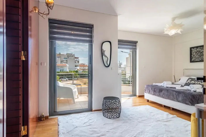 Image No.17-4 Bed Property for sale