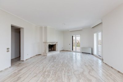 3 Bed Flat for sale