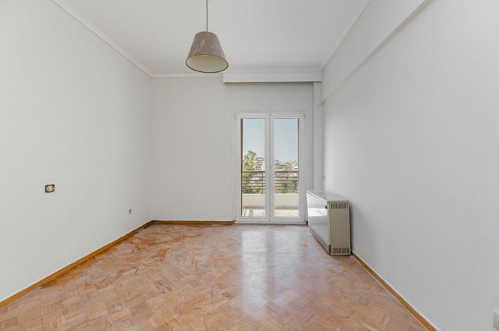 Image No.13-3 Bed Flat for sale