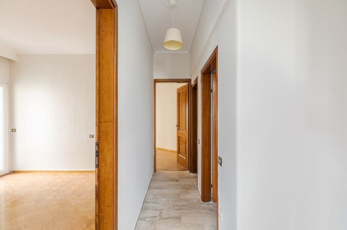 Image No.8-3 Bed Flat for sale