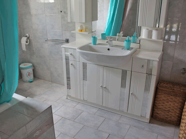 Image No.15-6 Bed Property for sale