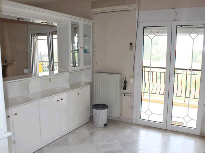 Image No.17-6 Bed Property for sale