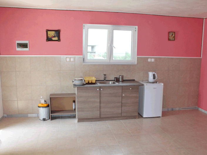 Image No.8-6 Bed Property for sale