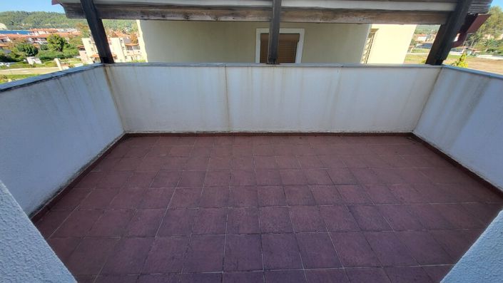 Image No.17-3 Bed Maisonette for sale