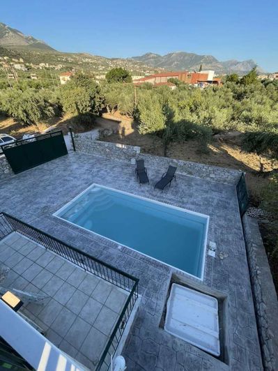 Image No.5-3 Bed Property for sale