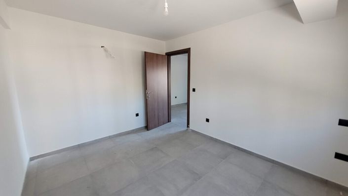 Image No.8-1 Bed Flat for sale