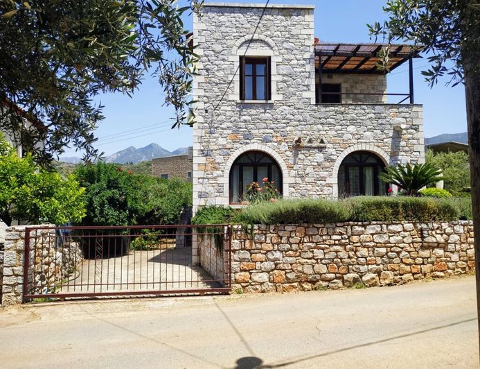 Image No.1-4 Bed Property for sale