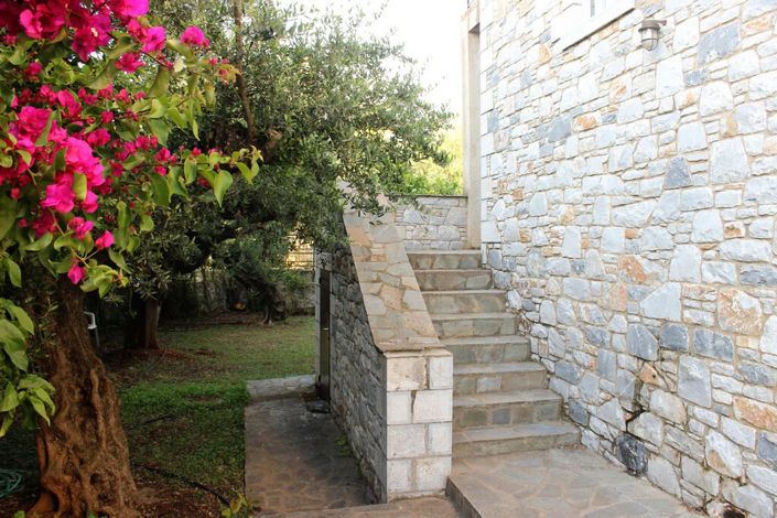 Image No.4-4 Bed Property for sale