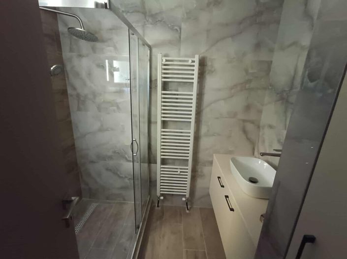 Image No.11-3 Bed Flat for sale