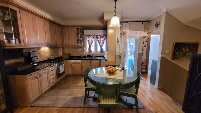 Image No.8-4 Bed Maisonette for sale