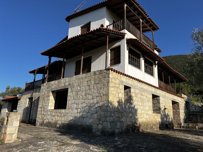 Image No.21-3 Bed Property for sale