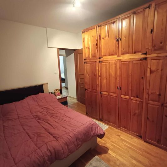 Image No.10-3 Bed Flat for sale