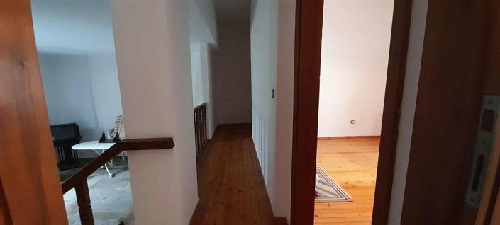 Image No.8-5 Bed Property for sale