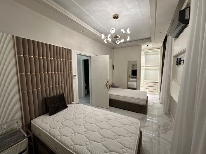 Image No.8-4 Bed Maisonette for sale