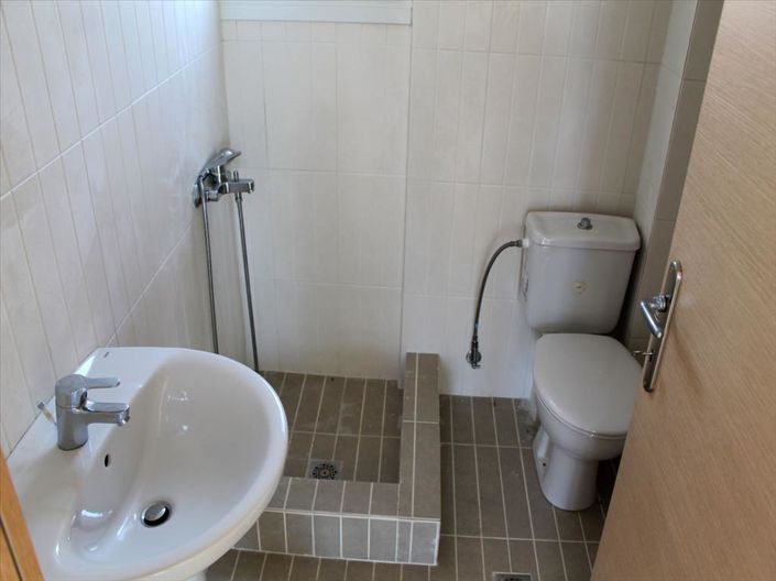 Image No.7-2 Bed Maisonette for sale