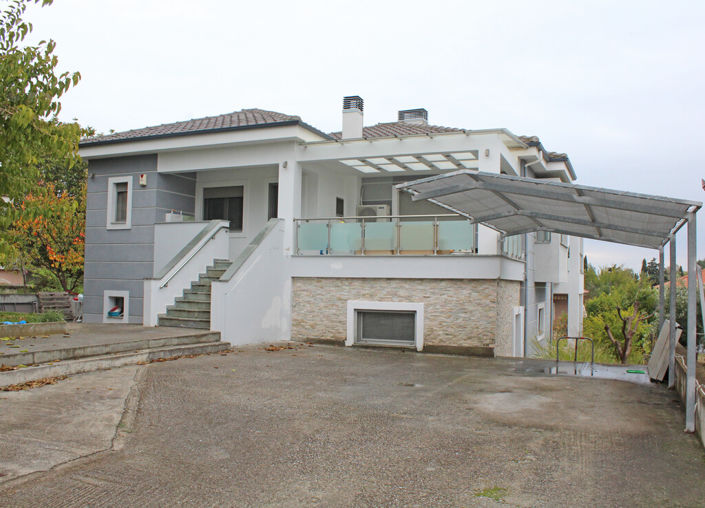 Image No.1-7 Bed Property for sale