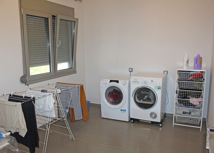 Image No.13-7 Bed Property for sale