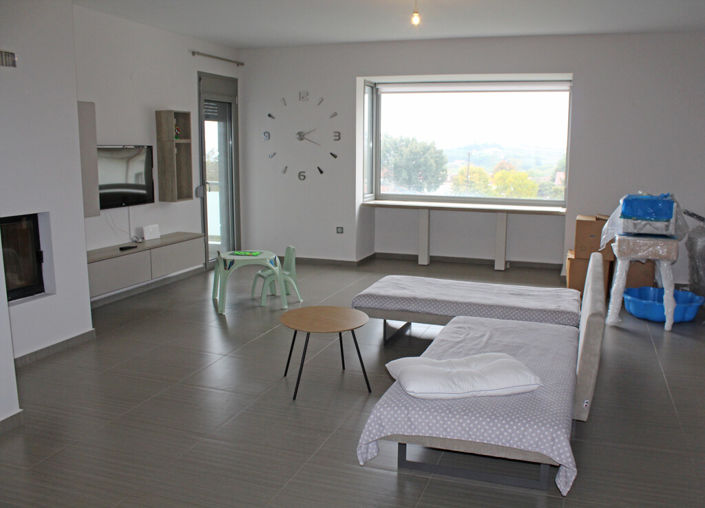 Image No.3-7 Bed Property for sale