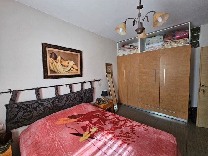 Image No.9-5 Bed Maisonette for sale