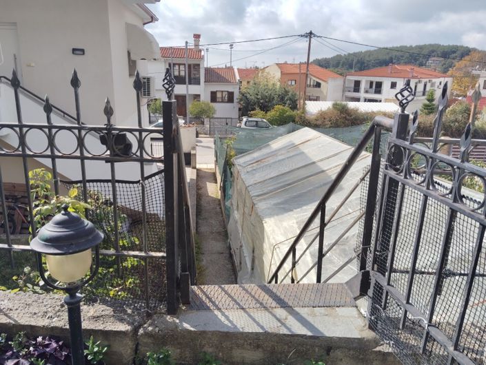 Image No.2-3 Bed Maisonette for sale