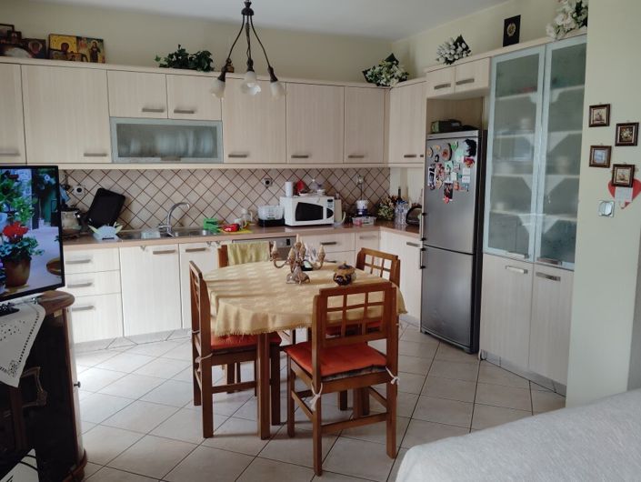 Image No.9-3 Bed Maisonette for sale