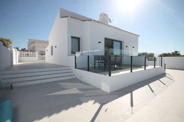 Image No.2-4 Bed Villa for sale