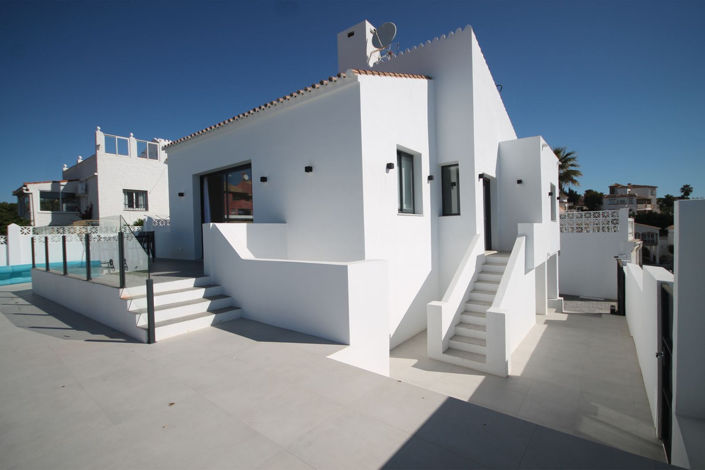 Image No.4-4 Bed Villa for sale