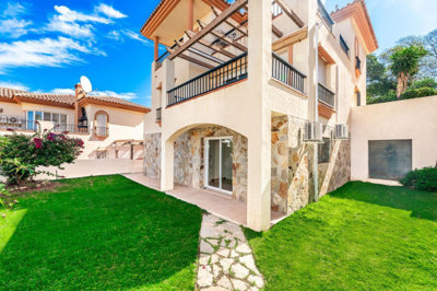 4 Bed Villa for sale