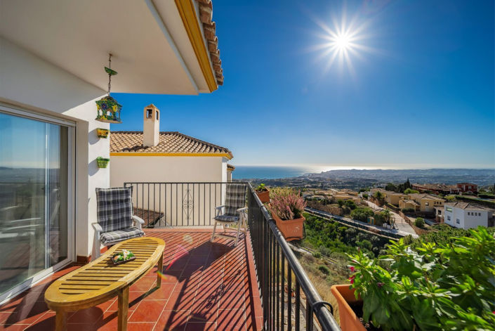 Image No.2-3 Bed Villa for sale