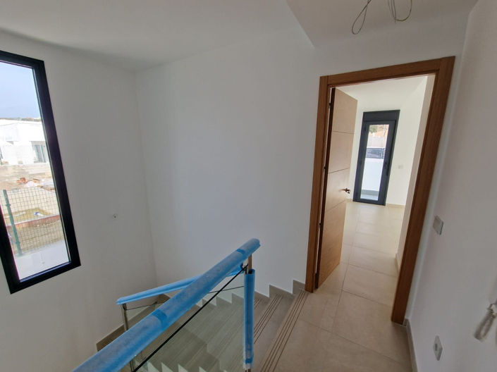 Image No.13-4 Bed Villa for sale