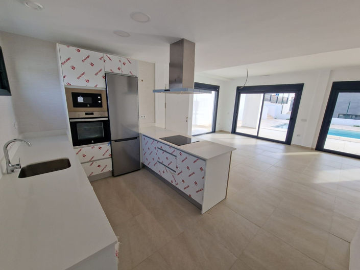 Image No.6-4 Bed Villa for sale