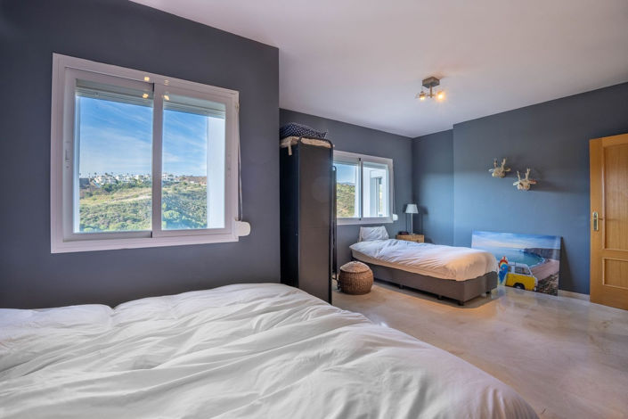 Image No.24-4 Bed Apartment for sale