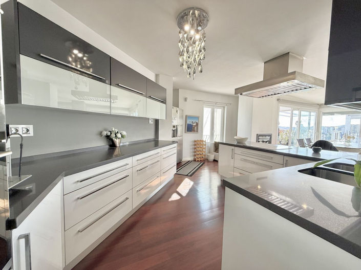 Image No.12-3 Bed Apartment for sale